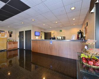 Quality Inn Temecula Valley Wine Country - Temecula - Front desk
