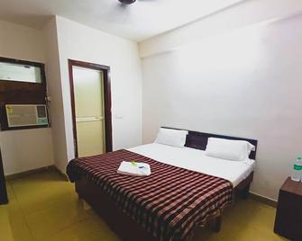private rooms in mayur vihar - New Delhi - Bedroom
