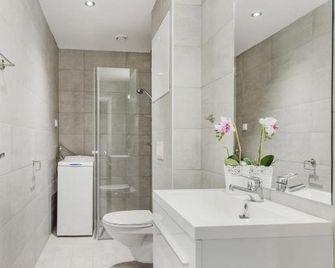 Forenom Serviced Apartments Oslo Vika - Oslo - Baño