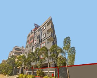 Townhouse Hotel White Orchid Inn - Hyderabad - Building