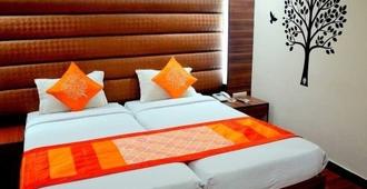 Hotel Geetika Galaxy - Kanpur - Bedroom