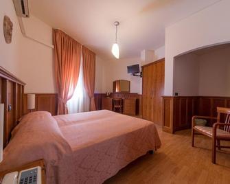 Hotel Del Camerlengo - Fara San Martino - Bedroom