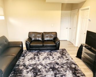 Walden Mount 1-Bedroom Suite - Calgary - Huiskamer