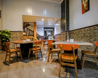 Gm Inn Smart Hotel - Pekalongan - Ресторан