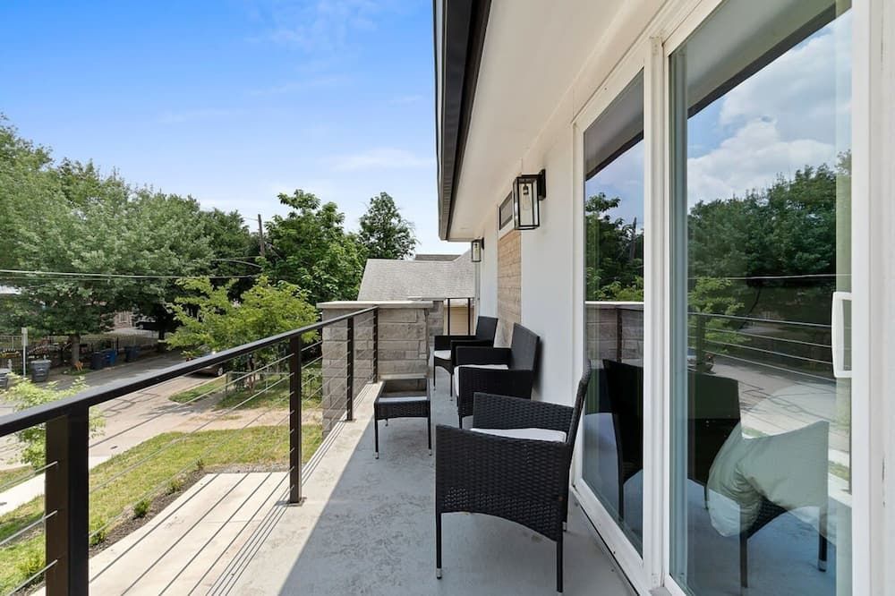 Urban Retreat with Pool near Downtown Dallas - דאלאס - מרפסת