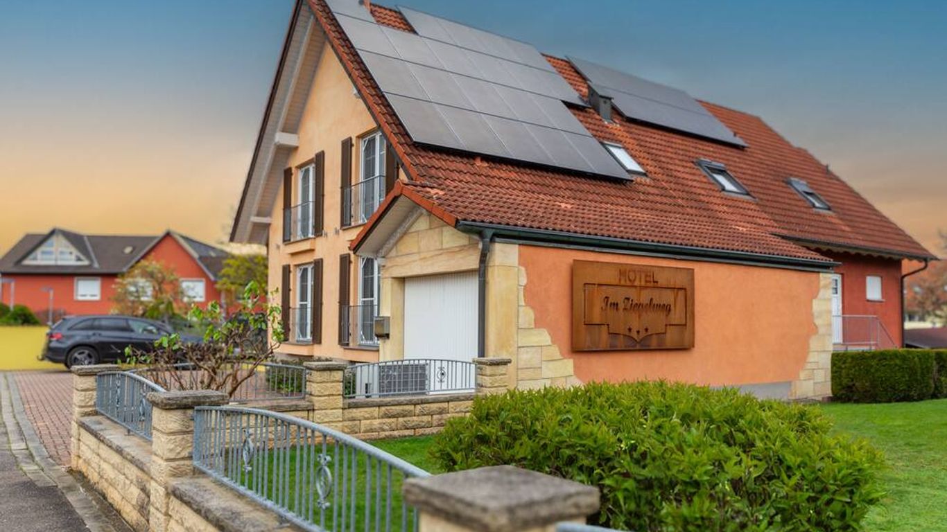 Hotel & Gästehaus Im Ziegelweg garni