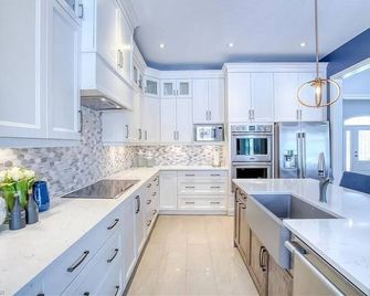 Summer Luxury - Grand Bend - Cucina
