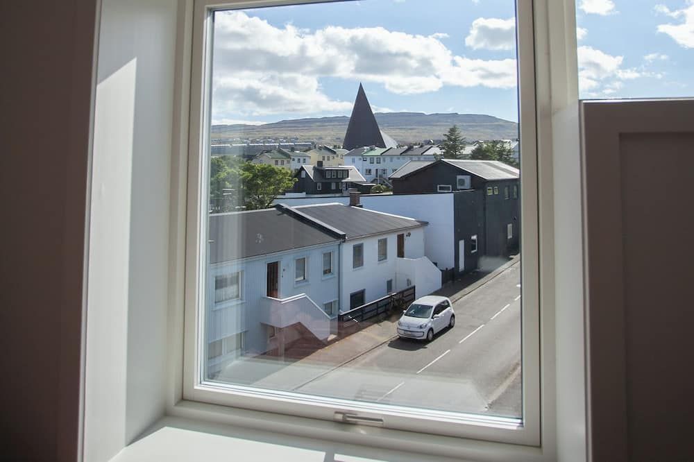 ذا بيرد / جيست هاوس / 10 مين ووك داون تاون - تورشافن - شرفة