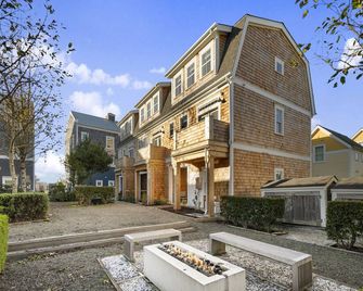 Land Ahoy by Seabrook Hospitality - Pacific Beach - Building