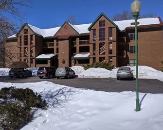 Deer Park River View Condo with AC - North Woodstock - Edificio