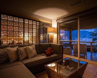 Yufuin Luxury Villa -Zakuro- - Yufu - Phòng khách