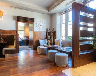 Fletcher's Restaurant Bar & Rooms - Stirling - טרקלין