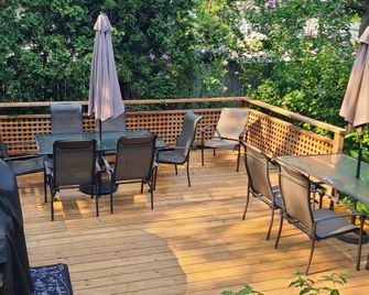 The Copper Penny House - Walking Distance To The Falls! - Niagara Falls - Patio