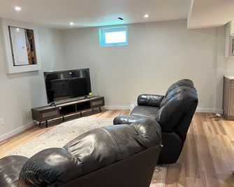 Home away from home 2 - Rocky Mountain House - Wohnzimmer