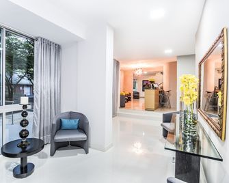 Casa Hotel Asturias Medellin - Medellín - Recepción