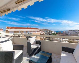 High-Standard 2-Bedroom Apartment with Sea View and Large Terrace - Cannes - Balcony