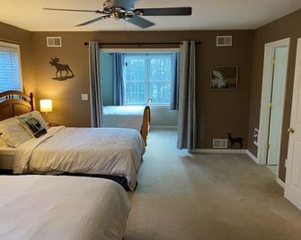 Lake George Hideaway II - Lake George - Bedroom