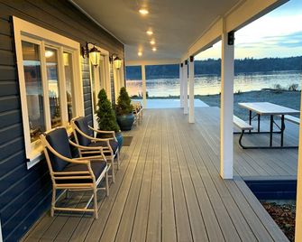 'Driftwood Island Retreat' Spectacular View, Private Waterfront on James Point. - Vashon - Patio
