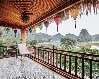 Mua Caves Ecolodge - Ninh Binh - Balcón