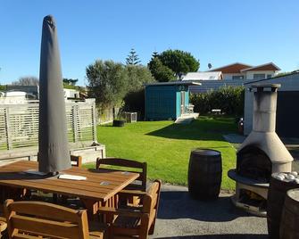 Unique Shipping Container Stay at the Beach - Foxton Beach - Patio