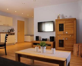 Vacation apartment / hiking / sightseeing - Nickenich - Restaurante