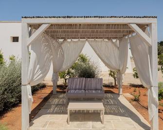 Palummare - Agri Hotel Relais - Torre San Giovanni - Patio