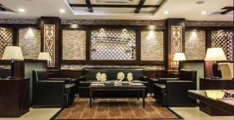 Royalton Hotel Rawalpindi - Rawalpindi - Lounge