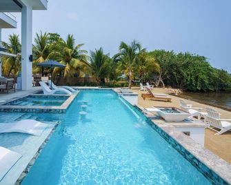 Sand Castle Vista - Placencia - Pool