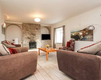 Tregiffian Vean - Lands End - Living room