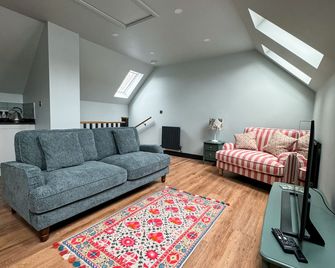 The Sheep and Penguin - Wells - Living room