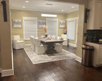 Top Rental 4000 Sqf oasis - Grovetown - Dining room