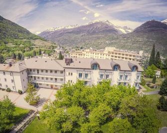 Hotel & Bildungshaus St. Jodern - Visp - Building