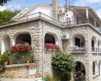 Charming Apartments Kestenovi Dvori - Opatija - Byggnad