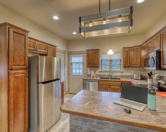 Washington s Quarters A Presidential Retreat - Rockerville - Kitchen