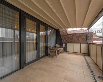 Istaravshan - Tashkent - Balcony