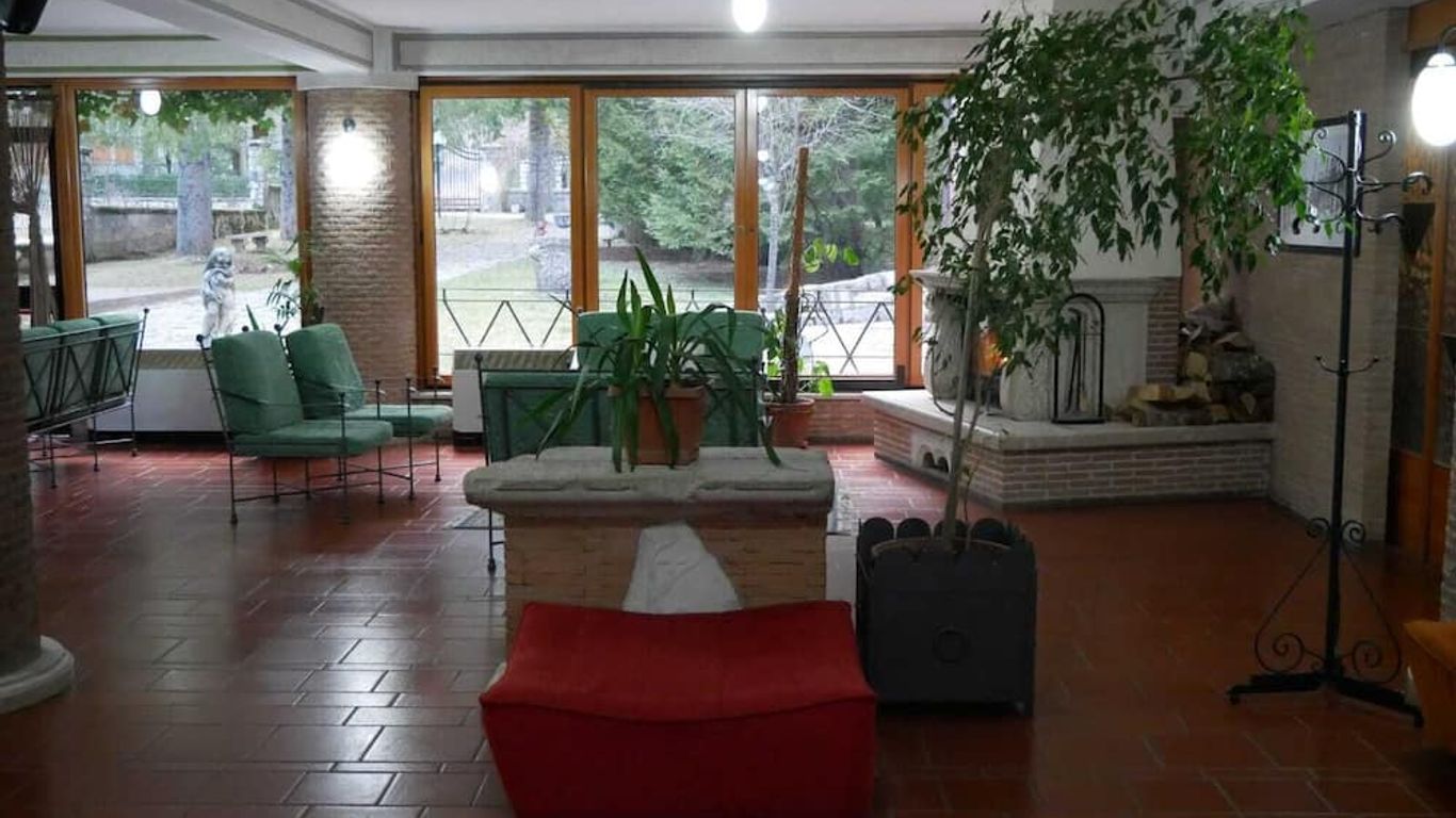 LH Albergo il Picchio