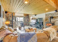 Cozy Mountain Home on 10 Acres with Fire Pit and Games - Thayne - Sala de estar