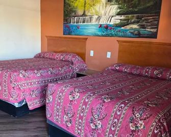 Robinhood Motel Anaheim West - Anaheim - Habitación