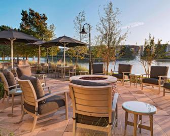 Courtyard by Marriott Houston Sugar Land/Lake Pointe - Sugar Land - Binnenhof