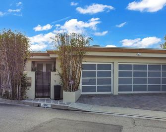 Bel Air villa with canyon and partial ocean views - Los Ángeles - Edificio