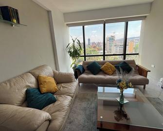 Executive suite in gastronomic district - Valencia - Olohuone