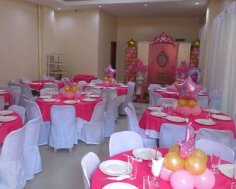 Wmv Hotel & Restaurant - Infanta - Sala de banquetes