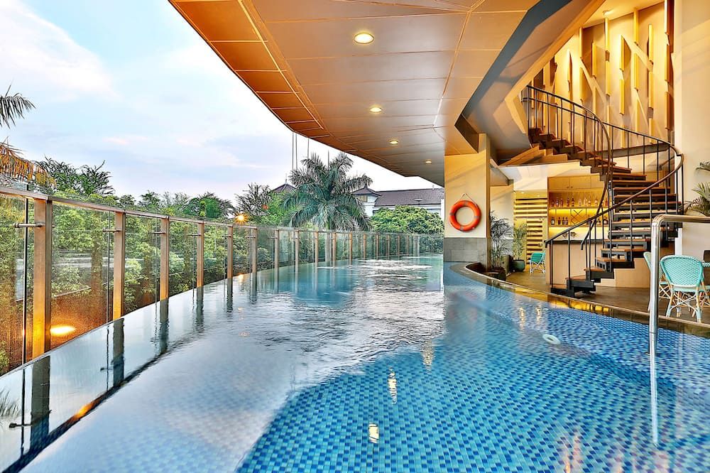 ذه وان أو وان دارماوانغسا سيدايو جاكارتا