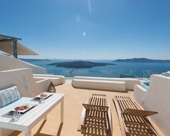 On The Cliff - Fira - Balkón