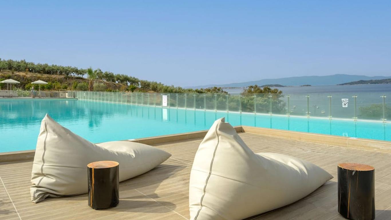 Akrathos Beach Hotel