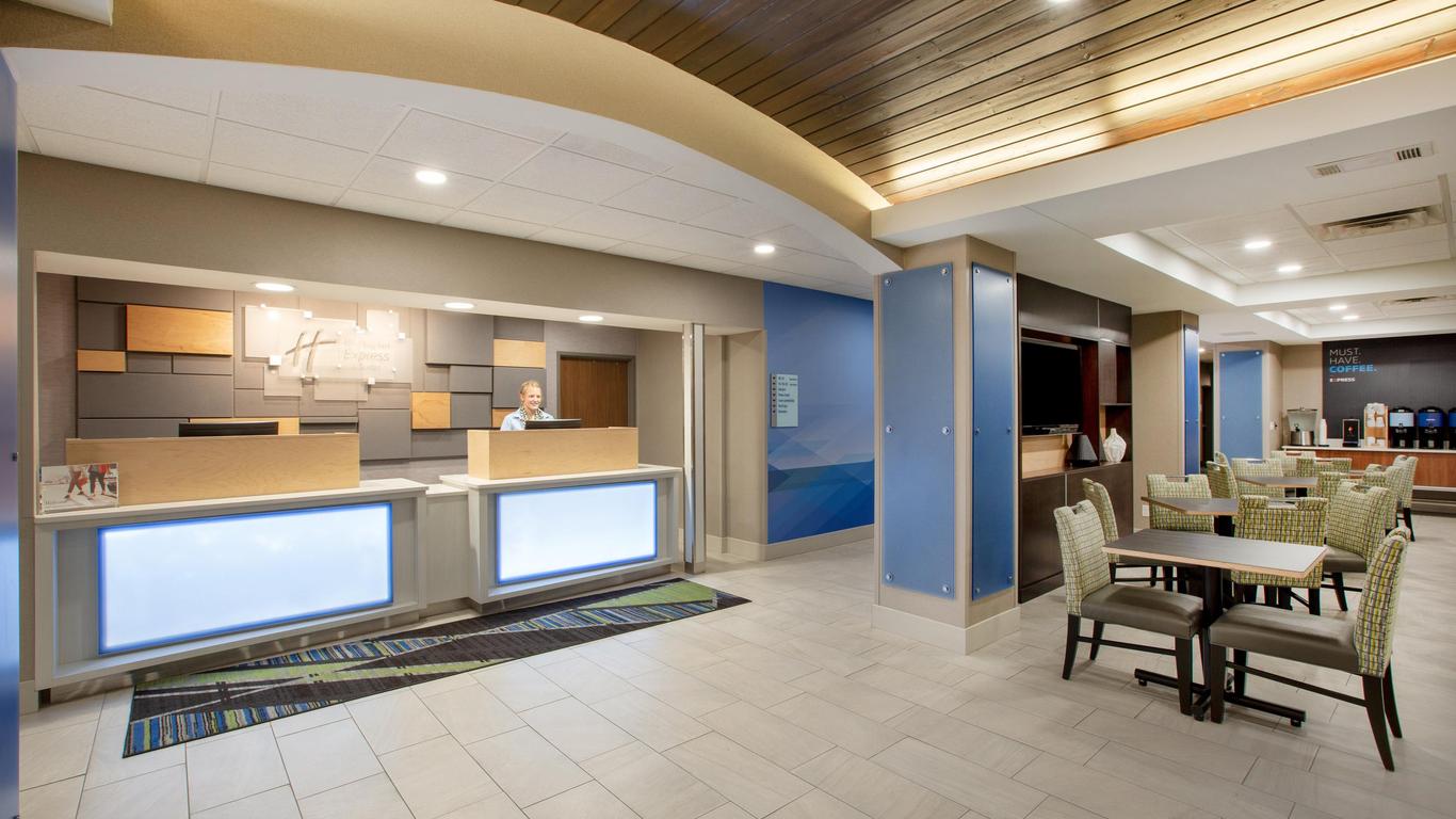 Holiday Inn Express & Suites Columbus