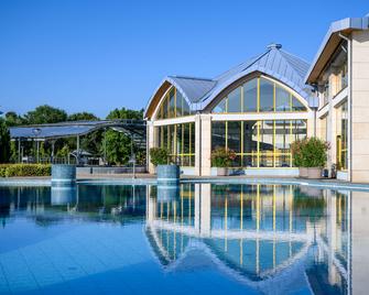 Park Inn by Radisson Sarvar Resort & Spa - Sárvár - Pool