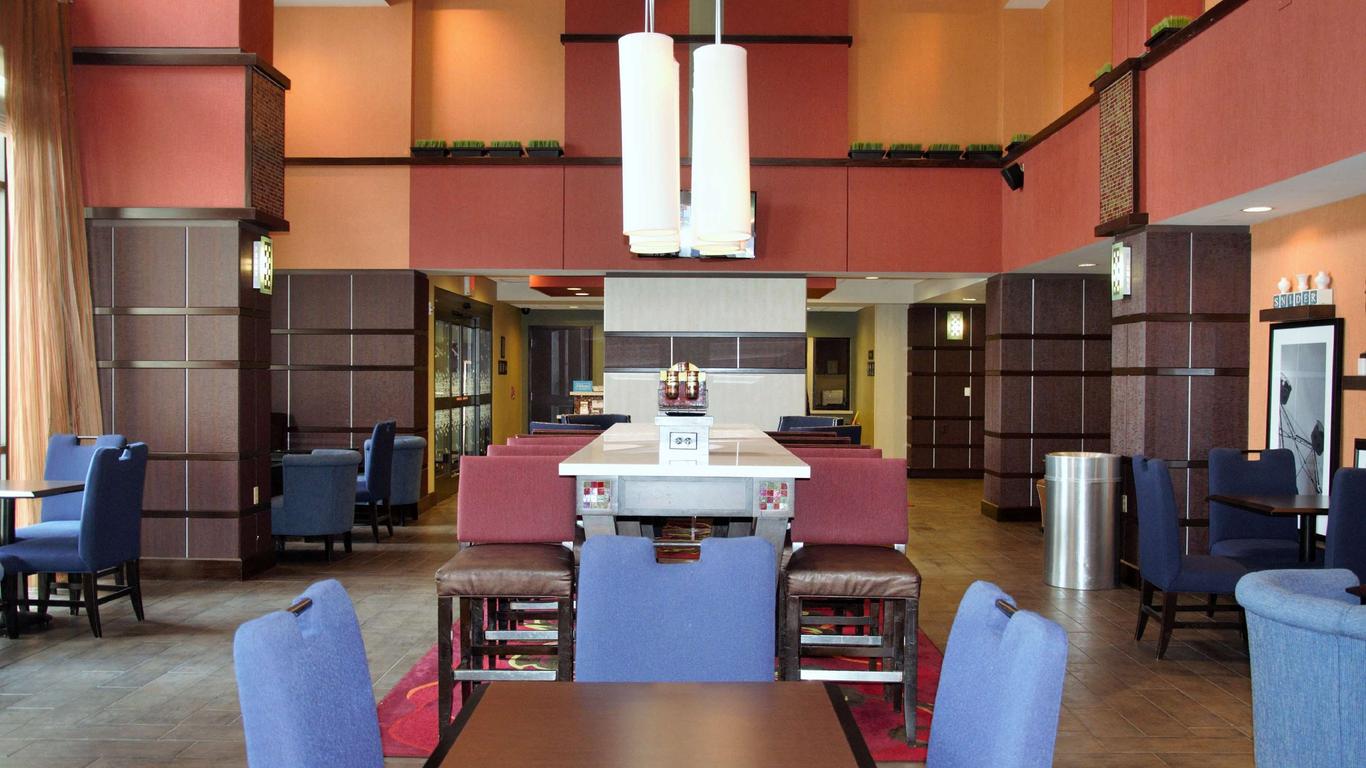 Hampton Inn & Suites Cincinnati/Uptown-University Area