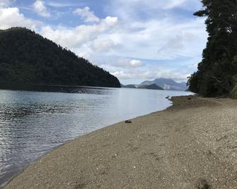 Humble Kiwi Bach in Beautiful Duncan Bay - Te Rawa