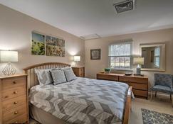 Charming Bucks County Retreat about 4 Mi to Downtown! - Newtown - Bedroom